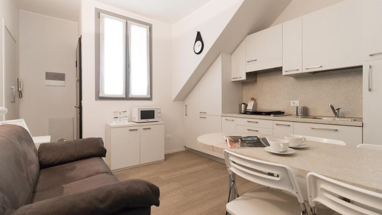 Italianway - Bligny 19 Flat Apartment Milan Bagian luar foto