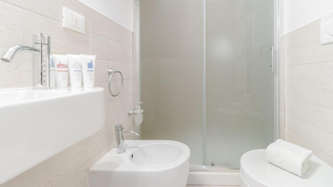 Italianway - Bligny 19 Flat Apartment Milan Bagian luar foto