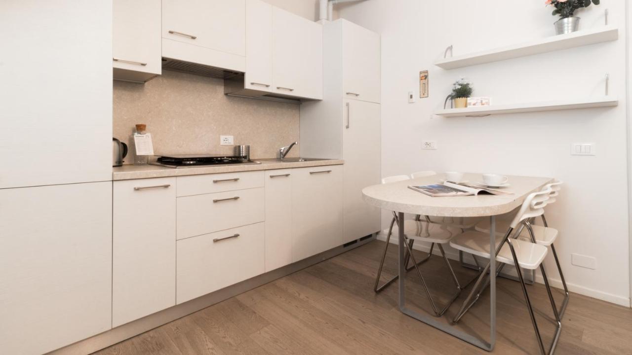Italianway - Bligny 19 Flat Apartment Milan Bagian luar foto