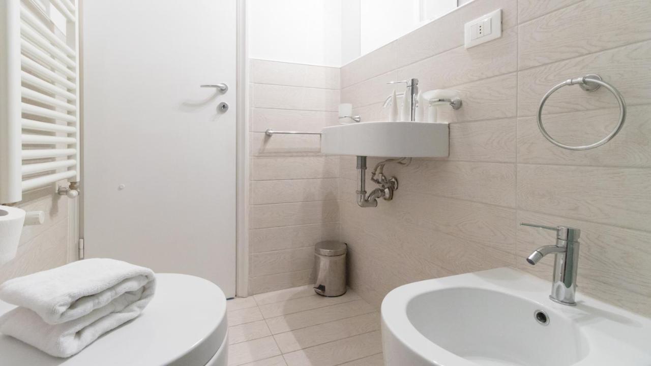 Italianway - Bligny 19 Flat Apartment Milan Bagian luar foto